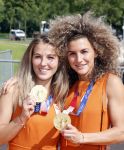 Den Haag 10 augustus 2021
De olympische sporters die een medaille hebben gewonnen op de olympische spelen van Tokyo worden geeerd door oa Mark Rutte en Minister Stef Blok. De huldiging vint plaats in het sportcentrum in het zuiderpark.
Aanwezig oa  Sifan Hassan Harrie Lavreysen  Kiran Badloe Annemiek v d Vleuten Niek Kimmann Shanne Braspennincx Abdi Nageeye Jeffrey Hoogland Gabriella Schloesser Steve Wijler Arno Kamminga Sharon v Rouwendaal Tom Dumoulin Anouk Vetter Femke Bol Nouchka Fontijn Merel Smulders Sanne v Dijke Maikel v d Vleuten Kirsten Wild Annemiek Bekkering Annette Duetz Emma Oosterwegel Marit Bouwmeester Anna v d Breggen Roy v d Berg , heren 4 roeien , dames 2 roeien, heren 4x 400m  en het nederlands dames hockeyteam .Ook chef de Mission Pieter v d Hoogenband is er natuurlijk bij . Maria Verschoor en Xan de Waard