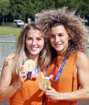 Den Haag 10 augustus 2021
De olympische sporters die een medaille hebben gewonnen op de olympische spelen van Tokyo worden geeerd door oa Mark Rutte en Minister Stef Blok. De huldiging vint plaats in het sportcentrum in het zuiderpark.
Aanwezig oa  Sifan Hassan Harrie Lavreysen  Kiran Badloe Annemiek v d Vleuten Niek Kimmann Shanne Braspennincx Abdi Nageeye Jeffrey Hoogland Gabriella Schloesser Steve Wijler Arno Kamminga Sharon v Rouwendaal Tom Dumoulin Anouk Vetter Femke Bol Nouchka Fontijn Merel Smulders Sanne v Dijke Maikel v d Vleuten Kirsten Wild Annemiek Bekkering Annette Duetz Emma Oosterwegel Marit Bouwmeester Anna v d Breggen Roy v d Berg , heren 4 roeien , dames 2 roeien, heren 4x 400m  en het nederlands dames hockeyteam .Ook chef de Mission Pieter v d Hoogenband is er natuurlijk bij . Maria Verschoor en Xan de Waard