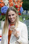 Den Haag 10 augustus 2021
De olympische sporters die een medaille hebben gewonnen op de olympische spelen van Tokyo worden geeerd door oa Mark Rutte en Minister Stef Blok. De huldiging vint plaats in het sportcentrum in het zuiderpark.
Aanwezig oa  Sifan Hassan Harrie Lavreysen  Kiran Badloe Annemiek v d Vleuten Niek Kimmann Shanne Braspennincx Abdi Nageeye Jeffrey Hoogland Gabriella Schloesser Steve Wijler Arno Kamminga Sharon v Rouwendaal Tom Dumoulin Anouk Vetter Femke Bol Nouchka Fontijn Merel Smulders Sanne v Dijke Maikel v d Vleuten Kirsten Wild Annemiek Bekkering Annette Duetz Emma Oosterwegel Marit Bouwmeester Anna v d Breggen Roy v d Berg , heren 4 roeien , dames 2 roeien, heren 4x 400m  en het nederlands dames hockeyteam .Ook chef de Mission Pieter v d Hoogenband is er natuurlijk bij .