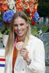 Den Haag 10 augustus 2021
De olympische sporters die een medaille hebben gewonnen op de olympische spelen van Tokyo worden geeerd door oa Mark Rutte en Minister Stef Blok. De huldiging vint plaats in het sportcentrum in het zuiderpark.
Aanwezig oa  Sifan Hassan Harrie Lavreysen  Kiran Badloe Annemiek v d Vleuten Niek Kimmann Shanne Braspennincx Abdi Nageeye Jeffrey Hoogland Gabriella Schloesser Steve Wijler Arno Kamminga Sharon v Rouwendaal Tom Dumoulin Anouk Vetter Femke Bol Nouchka Fontijn Merel Smulders Sanne v Dijke Maikel v d Vleuten Kirsten Wild Annemiek Bekkering Annette Duetz Emma Oosterwegel Marit Bouwmeester Anna v d Breggen Roy v d Berg , heren 4 roeien , dames 2 roeien, heren 4x 400m  en het nederlands dames hockeyteam .Ook chef de Mission Pieter v d Hoogenband is er natuurlijk bij .