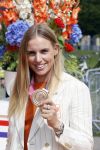 Den Haag 10 augustus 2021
De olympische sporters die een medaille hebben gewonnen op de olympische spelen van Tokyo worden geeerd door oa Mark Rutte en Minister Stef Blok. De huldiging vint plaats in het sportcentrum in het zuiderpark.
Aanwezig oa  Sifan Hassan Harrie Lavreysen  Kiran Badloe Annemiek v d Vleuten Niek Kimmann Shanne Braspennincx Abdi Nageeye Jeffrey Hoogland Gabriella Schloesser Steve Wijler Arno Kamminga Sharon v Rouwendaal Tom Dumoulin Anouk Vetter Femke Bol Nouchka Fontijn Merel Smulders Sanne v Dijke Maikel v d Vleuten Kirsten Wild Annemiek Bekkering Annette Duetz Emma Oosterwegel Marit Bouwmeester Anna v d Breggen Roy v d Berg , heren 4 roeien , dames 2 roeien, heren 4x 400m  en het nederlands dames hockeyteam .Ook chef de Mission Pieter v d Hoogenband is er natuurlijk bij .