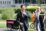 Den Haag 10 augustus 2021
De olympische sporters die een medaille hebben gewonnen op de olympische spelen van Tokyo worden geeerd door oa Mark Rutte en Minister Stef Blok. De huldiging vint plaats in het sportcentrum in het zuiderpark.
Aanwezig oa  Sifan Hassan Harrie Lavreysen  Kiran Badloe Annemiek v d Vleuten Niek Kimmann Shanne Braspennincx Abdi Nageeye Jeffrey Hoogland Gabriella Schloesser Steve Wijler Arno Kamminga Sharon v Rouwendaal Tom Dumoulin Anouk Vetter Femke Bol Nouchka Fontijn Merel Smulders Sanne v Dijke Maikel v d Vleuten Kirsten Wild Annemiek Bekkering Annette Duetz Emma Oosterwegel Marit Bouwmeester Anna v d Breggen Roy v d Berg , heren 4 roeien , dames 2 roeien, heren 4x 400m  en het nederlands dames hockeyteam .Ook chef de Mission Pieter v d Hoogenband is er natuurlijk bij .