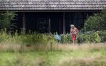 Eefde 12 augustus 2021
Matthijs v Nieuwkerk en zijn vriendin Martha Riemsma vieren vakantie bij het vakantiehuis van Matthijs