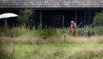 Eefde 12 augustus 2021
Matthijs v Nieuwkerk en zijn vriendin Martha Riemsma vieren vakantie bij het vakantiehuis van Matthijs