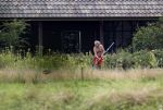 Eefde 12 augustus 2021
Matthijs v Nieuwkerk en zijn vriendin Martha Riemsma vieren vakantie bij het vakantiehuis van Matthijs