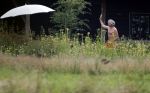 Eefde 12 augustus 2021
Matthijs v Nieuwkerk en zijn vriendin Martha Riemsma vieren vakantie bij het vakantiehuis van Matthijs