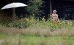 Eefde 12 augustus 2021
Matthijs v Nieuwkerk en zijn vriendin Martha Riemsma vieren vakantie bij het vakantiehuis van Matthijs