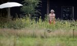 Eefde 12 augustus 2021
Matthijs v Nieuwkerk en zijn vriendin Martha Riemsma vieren vakantie bij het vakantiehuis van Matthijs