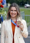 Den Haag 10 augustus 2021
De olympische sporters die een medaille hebben gewonnen op de olympische spelen van Tokyo worden geeerd door oa Mark Rutte en Minister Stef Blok. De huldiging vint plaats in het sportcentrum in het zuiderpark.
Aanwezig oa  Sifan Hassan Harrie Lavreysen  Kiran Badloe Annemiek v d Vleuten Niek Kimmann Shanne Braspennincx Abdi Nageeye Jeffrey Hoogland Gabriella Schloesser Steve Wijler Arno Kamminga Sharon v Rouwendaal Tom Dumoulin Anouk Vetter Femke Bol Nouchka Fontijn Merel Smulders Sanne v Dijke Maikel v d Vleuten Kirsten Wild Annemiek Bekkering Annette Duetz Emma Oosterwegel Marit Bouwmeester Anna v d Breggen Roy v d Berg , heren 4 roeien , dames 2 roeien, heren 4x 400m  en het nederlands dames hockeyteam .Ook chef de Mission Pieter v d Hoogenband is er natuurlijk bij . Merel Smulders