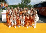 Den Haag 10 augustus 2021
De olympische sporters die een medaille hebben gewonnen op de olympische spelen van Tokyo worden geeerd door oa Mark Rutte en Minister Stef Blok. De huldiging vint plaats in het sportcentrum in het zuiderpark.
Aanwezig oa  Sifan Hassan Harrie Lavreysen  Kiran Badloe Annemiek v d Vleuten Niek Kimmann Shanne Braspennincx Abdi Nageeye Jeffrey Hoogland Gabriella Schloesser Steve Wijler Arno Kamminga Sharon v Rouwendaal Tom Dumoulin Anouk Vetter Femke Bol Nouchka Fontijn Merel Smulders Sanne v Dijke Maikel v d Vleuten Kirsten Wild Annemiek Bekkering Annette Duetz Emma Oosterwegel Marit Bouwmeester Anna v d Breggen Roy v d Berg , heren 4 roeien , dames 2 roeien, heren 4x 400m  en het nederlands dames hockeyteam .Ook chef de Mission Pieter v d Hoogenband is er natuurlijk bij .
