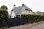 Breukeleveen 31 aqugustus 2021
Prins Maurits en Prinses Marilene hebben een nieuw huis / villa aan de loosdrechtse plassen gekocht. Prinses mabel woont 100 meter bij ze vandaan.