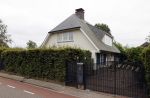 Breukeleveen 31 aqugustus 2021
Prins Maurits en Prinses Marilene hebben een nieuw huis / villa aan de loosdrechtse plassen gekocht. Prinses mabel woont 100 meter bij ze vandaan.