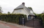 Breukeleveen 31 aqugustus 2021
Prins Maurits en Prinses Marilene hebben een nieuw huis / villa aan de loosdrechtse plassen gekocht. Prinses mabel woont 100 meter bij ze vandaan.