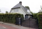 Breukeleveen 31 aqugustus 2021
Prins Maurits en Prinses Marilene hebben een nieuw huis / villa aan de loosdrechtse plassen gekocht. Prinses mabel woont 100 meter bij ze vandaan.