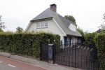 Breukeleveen 31 aqugustus 2021
Prins Maurits en Prinses Marilene hebben een nieuw huis / villa aan de loosdrechtse plassen gekocht. Prinses mabel woont 100 meter bij ze vandaan.