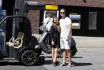 Amsterdam 15 augustus 2021 
Quincy Schellevis met zijn dochter Bobby en hun Biro