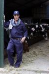 Hieslum 27 augustus 2021
Rogier Smit op een boerderij in Friesland . Ook zijn hond Brownie is natuurlijk mee.