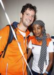 Schiphol 9 augustus 2021
Aankomst olympische sporters op schiphol in hotel Hilton. Sifan hassan met manager en een fan