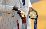 Den Haag 10 augustus 2021
De olympische sporters die een medaille hebben gewonnen op de olympische spelen van Tokyo worden geeerd door oa Mark Rutte en Minister Stef Blok. De huldiging vint plaats in het sportcentrum in het zuiderpark.
Aanwezig oa  Sifan Hassan Harrie Lavreysen  Kiran Badloe Annemiek v d Vleuten Niek Kimmann Shanne Braspennincx Abdi Nageeye Jeffrey Hoogland Gabriella Schloesser Steve Wijler Arno Kamminga Sharon v Rouwendaal Tom Dumoulin Anouk Vetter Femke Bol Nouchka Fontijn Merel Smulders Sanne v Dijke Maikel v d Vleuten Kirsten Wild Annemiek Bekkering Annette Duetz Emma Oosterwegel Marit Bouwmeester Anna v d Breggen Roy v d Berg , heren 4 roeien , dames 2 roeien, heren 4x 400m  en het nederlands dames hockeyteam .Ook chef de Mission Pieter v d Hoogenband is er natuurlijk bij .