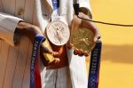 Den Haag 10 augustus 2021
De olympische sporters die een medaille hebben gewonnen op de olympische spelen van Tokyo worden geeerd door oa Mark Rutte en Minister Stef Blok. De huldiging vint plaats in het sportcentrum in het zuiderpark.
Aanwezig oa  Sifan Hassan Harrie Lavreysen  Kiran Badloe Annemiek v d Vleuten Niek Kimmann Shanne Braspennincx Abdi Nageeye Jeffrey Hoogland Gabriella Schloesser Steve Wijler Arno Kamminga Sharon v Rouwendaal Tom Dumoulin Anouk Vetter Femke Bol Nouchka Fontijn Merel Smulders Sanne v Dijke Maikel v d Vleuten Kirsten Wild Annemiek Bekkering Annette Duetz Emma Oosterwegel Marit Bouwmeester Anna v d Breggen Roy v d Berg , heren 4 roeien , dames 2 roeien, heren 4x 400m  en het nederlands dames hockeyteam .Ook chef de Mission Pieter v d Hoogenband is er natuurlijk bij .