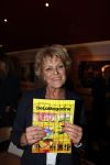 Amsterdam 26 augustus 2021
Presentatie magazine van het DeLaMar theater . Joop v d Ende geeft toespraak . Simone Kleinsma kreeg het eerste exemplaar.