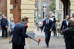 Den Haag 31 augustus 2021
Mark Rutte , Wopke Hoekstra Lillianne Ploumen Jesse Klaver Sigrid Kaag Gert Jan Segers en Rob Jetten op gesprek bij Mariette Hamer ivm vormen van nieuwe regering op het binnenhof.