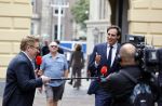 Den Haag 31 augustus 2021
Mark Rutte , Wopke Hoekstra Lillianne Ploumen Jesse Klaver Sigrid Kaag Gert Jan Segers en Rob Jetten op gesprek bij Mariette Hamer ivm vormen van nieuwe regering op het binnenhof. Wopke met Jair Ferwerda