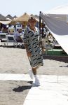Spanje 4 augustus 2022
Andre Hazes viert vakantie in Spanje met zijn moeder tante en neven. De tattoo 1212 is bijna weg gelaserd .