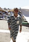 Spanje 4 augustus 2022
Andre Hazes viert vakantie in Spanje met zijn moeder tante en neven. De tattoo 1212 is bijna weg gelaserd .