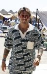 Spanje 4 augustus 2022
Andre Hazes viert vakantie in Spanje met zijn moeder tante en neven. De tattoo 1212 is bijna weg gelaserd .