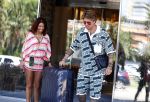 Spanje 4 augustus 2022
Andre Hazes viert vakantie in Spanje met zijn moeder tante en neven. De tattoo 1212 is bijna weg gelaserd .