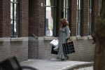Amsterdam 21 augustus 2022
Astrid Joosten en haar man Rob Peters arriveren met boodschappen bij hun huis in Amsterdam zuid