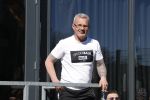 Utrecht 27 maart 2022
Bij voetbalclub DHSC in Utrecht wordt een dag georganiseerd waar geld opgehaald wordt voor Ukraine. Wesley Sneijder Mart Hoogkamer Evgeniy Levchenko Djarno Hofland Juvat Westendorp Koen Weijland Noa Zeeuw Glenn Helder ea spelen oa mee.
Barrie Sneijder
