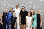 Capelle aan de IJssel 7 september 2022
Presentatie kleinglijn voor Padel van Robin van Persie en zijn vrouw Bouchra v Persie. Boef met de dochter van Robin en haar vriendinnen