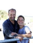 Ruinerwold 3 augustus 2022
Boer Evert met zijn nieuwe vriendin Maud bij zijn boerderij . Matthijs Albers was mee.