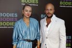 Amsterdam 24 augustus 2022
Premiere Bodies Bodies Bosies van Halina Reijn in Tuschinski . Carolien Spoor en partner Jon Karthaus