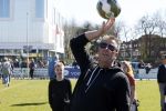 Utrecht 27 maart 2022
Bij voetbalclub DHSC in Utrecht wordt een dag georganiseerd waar geld opgehaald wordt voor Ukraine. Edward v Cuilenborg met videocamera