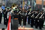 Zandvoort 4 september 2022
Floor Jansen zingt het nederlandse volkslied voorafgaand aan den Nederlands F1 Grand Prix . Ook haar man Hannes v Dahl en hun dochtertje waren erbij.