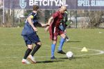 Utrecht 27 maart 2022
Bij voetbalclub DHSC in Utrecht wordt een dag georganiseerd waar geld opgehaald wordt voor Ukraine. Wesley Sneijder Mart Hoogkamer Evgeniy Levchenko Djarno Hofland Juvat Westendorp Koen Weijland Noa Zeeuw Glenn Helder ea spelen oa mee.