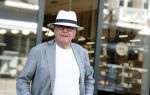 Amsterdam 1 september 2022
Harry Mens met hoed op op de pc hooftstraat