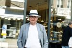 Amsterdam 1 september 2022
Harry Mens met hoed op op de pc hooftstraat