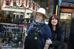 Amsterdam 21 maart 2022
Henk en Louise Schiffmacher zijn vandaag 17 jaar getrouwd.