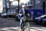 Amsterdam 19 maart 2022
Huub Stapel op de fiets in Amsterdam zuid.