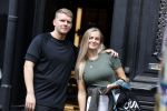 Amsterdam 24 augustus 2022
Jacob Ferilli met zijn zus op de pc hooftstraat