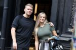 Amsterdam 24 augustus 2022
Jacob Ferilli met zijn zus op de pc hooftstraat