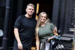 Amsterdam 24 augustus 2022
Jacob Ferilli met zijn zus op de pc hooftstraat