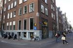 Amsterdam 23 augustus 2022
De huis genoten / vriendinnen van prinses Amalia gaan boodschappen doen bij de jumbo om de hoek van hun huis aan de grachtn van Amsterdam.