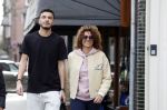 Amsterdam 16 maart 2022
Karin de Rooij met haar zoon Nigel op de cornelis schuytstraat