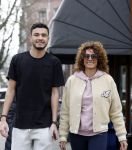 Amsterdam 16 maart 2022
Karin de Rooij met haar zoon Nigel op de cornelis schuytstraat