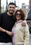 Amsterdam 16 maart 2022
Karin de Rooij met haar zoon Nigel op de cornelis schuytstraat